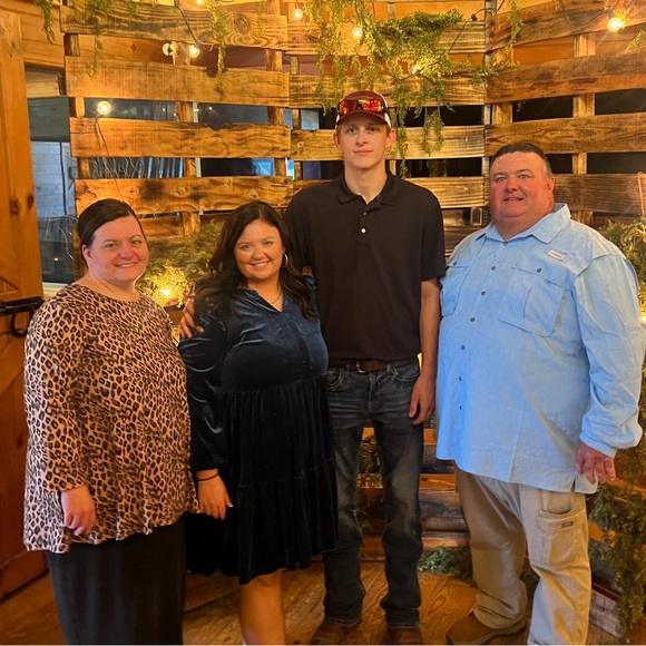 Meet your Posher, Nicky - Picture 6 of 16